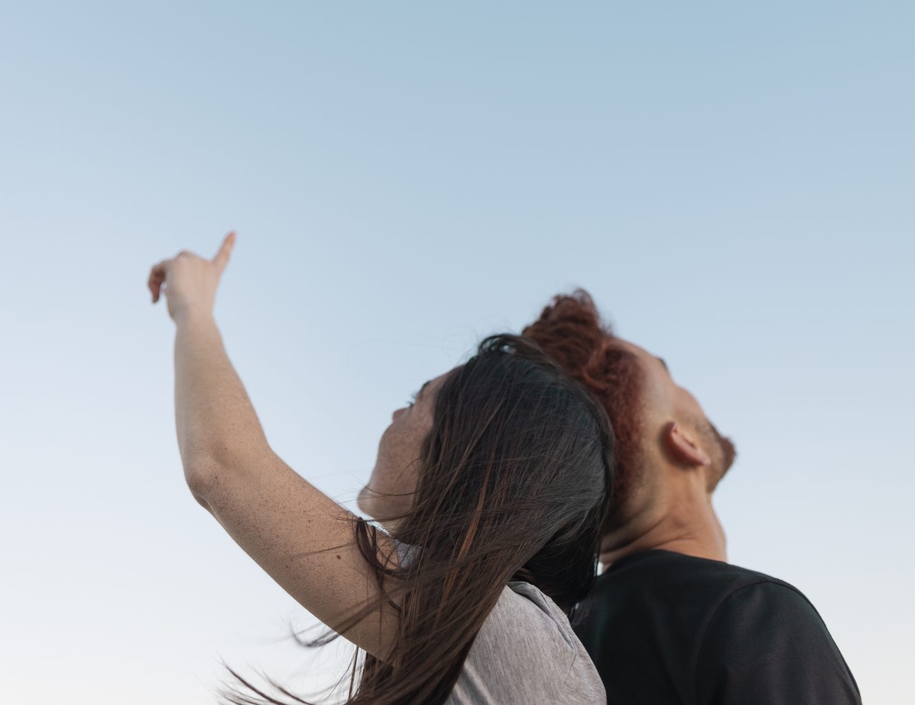 Digital detox, detox digital, desintoxicación digital, cómo hacer un detox digital, beneficios del detox digital, detox en redes sociales, equilibrio digital, desconectar del móvil, bienestar digital, uso consciente del móvil, navidad sin móviles, zonas libres de tecnología, minimizar distracciones, pacto familiar para desconexión, tradiciones offline, salud mental y tecnología, tiempo sin pantallas, adicción a las redes sociales, reconectar con la familia, detox gradual, hábitos saludables con tecnología